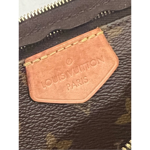 Louis Vuitton Multi Pochette Bag - Picture 9 of 15